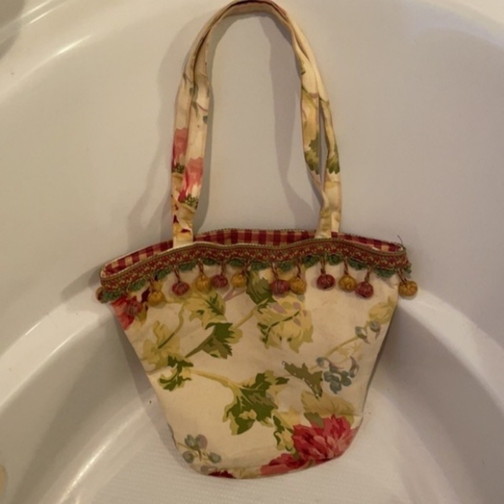 Floral Tassel Top-Handle Tote - Cream and Green